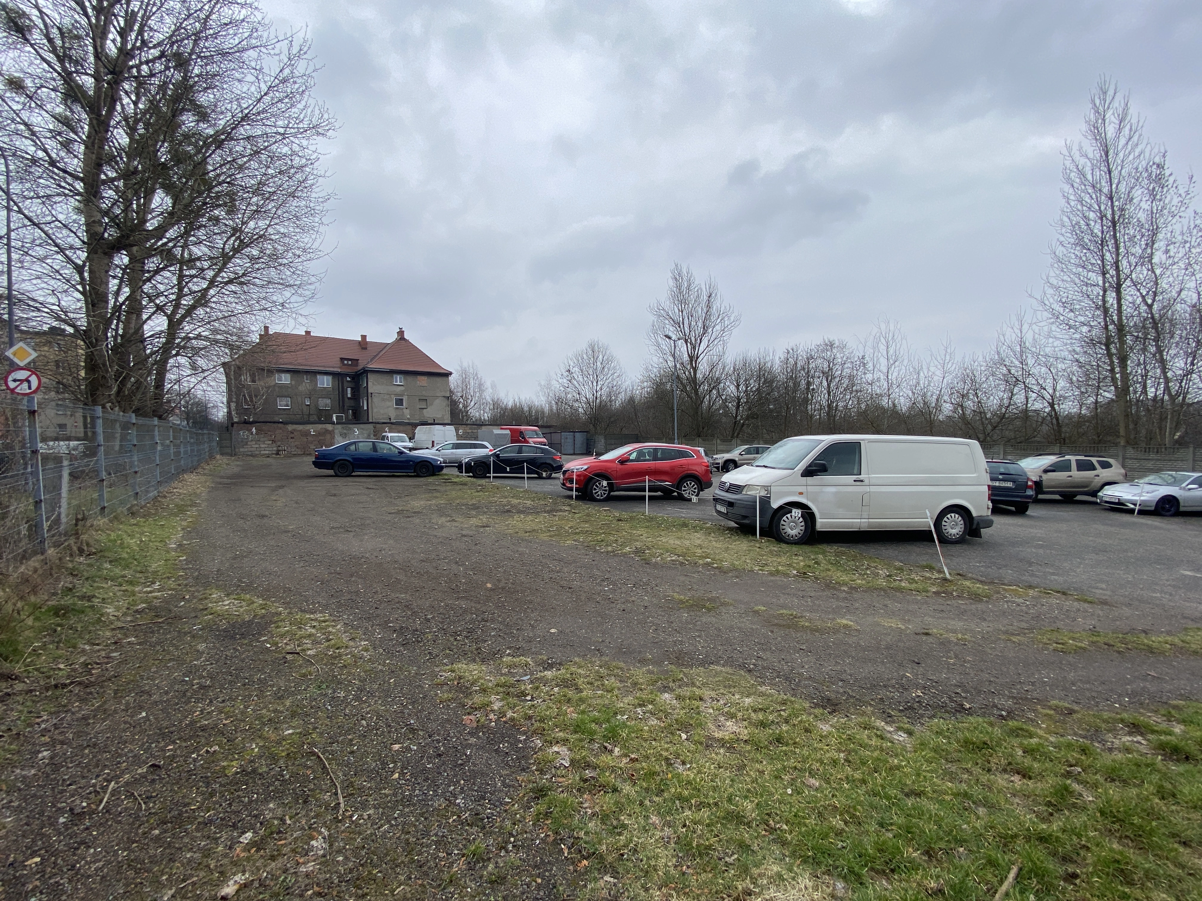 Miejsce Parkingowe dla busa, samochodu dostawczego, ciężarowego Bytom ul. Przemysłowa